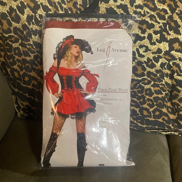 Vixen pirate wench